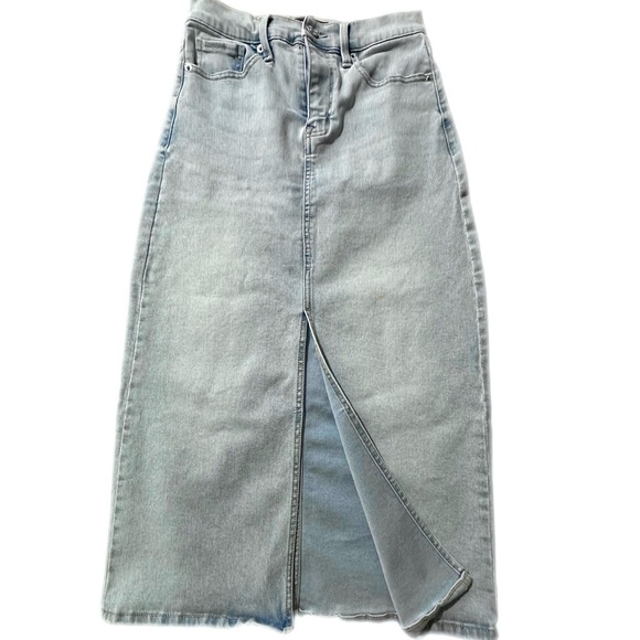 DKNY long with a denim maxi skirt from Jeans.
Size: 2 - Picture 4 of 10